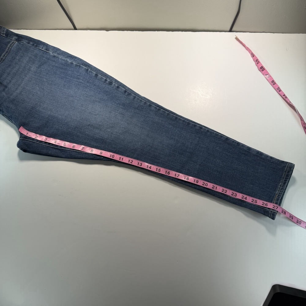 Levi's Women's Shaping Skinny Jean 32 Medium Wash Classic Denim - Picture 10 of 11